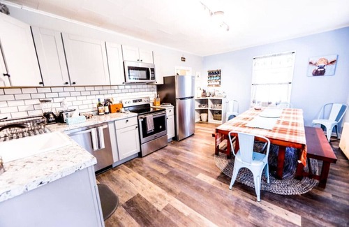 West Saugerties Casa | Catskill Mtn Farmhouse close to Woodstock