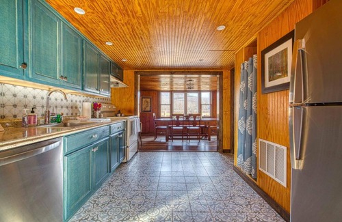 Elka Park Casa | Catskills Cottage with Deck, 7 Mi to Hunter Mtn