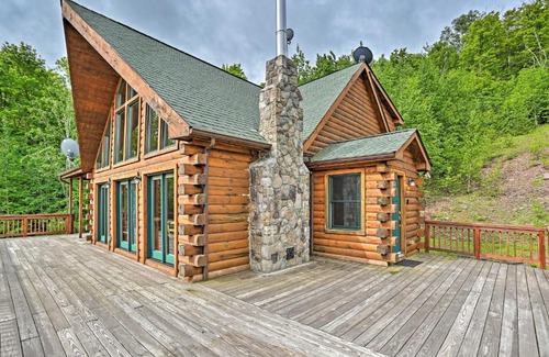 Prattsville Casa | Catskills Home with Deck and Game Room 14 Mi to Ski!