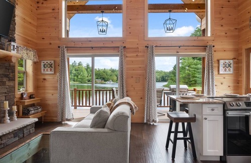 West Oneonta Cabina | Catskills Over Water Bungalow on Lake Albanese!