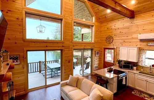 West Oneonta Cabina | Catskills Over Water Bungalow on Lake Albanese!