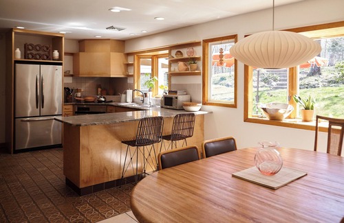 Saugerties Casa | Catskills Retro Retreat- Unique 3 Bd/ 2 Ba Upstate Home w/ Hot Tub & Firepit -mins from Woodstock