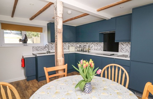 Cardigan Cabaña | Cattle Tree Cottage