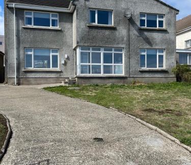 Portrush Casa | Causeway View perfect for large golf groups seafront central location, pet friendly, see dolphins