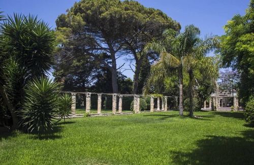 Casamassella Apartamento | Suite Cavalieri con terraza privada y acceso a parque y piscina