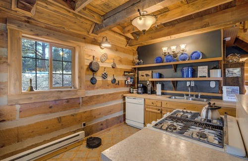 Florissant Cabina | Cave Cabin-Hot Tub -Fire Pit -MTN Experience
