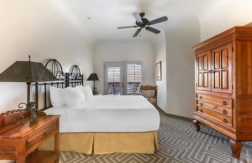 Cave Creek Hotel | Cave Creek's Hidden Jewel! Swimming Pool, Free Parking, Full Kitchen!
