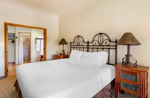 Cave Creek Hotel | Cave Creek's Hidden Jewel! Swimming Pool, Free Parking, Full Kitchen!