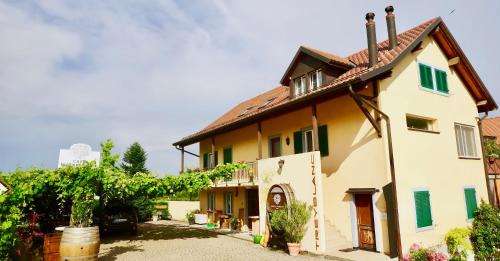 Luins Cama Y Desayuno | Cave Du Treyblanc
