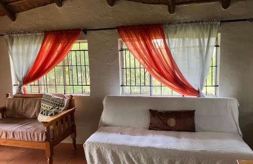 Madeteleli Apartamento | Cave View self catering cottages