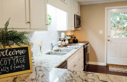 Dahlonega Cabaña | Cavender Creek Cottage - on Dahlonega Wine Trail