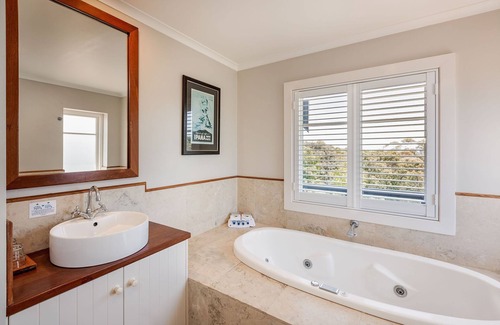 Yallingup Hotel | Caves House Hotel Yallingup