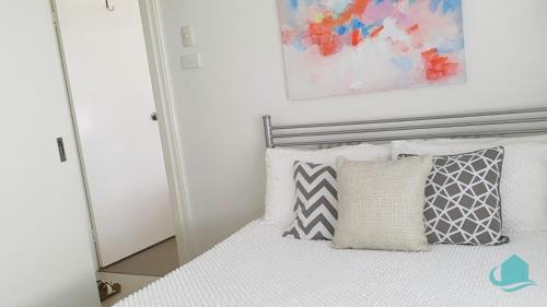 Caves Beach Villa | Caves Seascape Villa - stroll to shops and beach