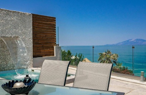 Neromilos Casa | Cavo Mare Meltemi 5.1