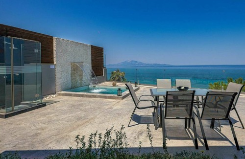 Neromilos Casa | Cavo Mare Meltemi 5.1