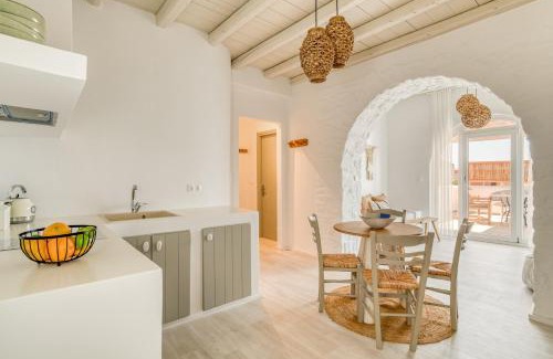Aliki Apartamento | Cavos Paros Stunning Two bedroom Apartment With Spacious Veranda In Aliki, Paros