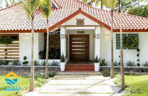 Nagua Casa | Cayenas Tropical Beach House