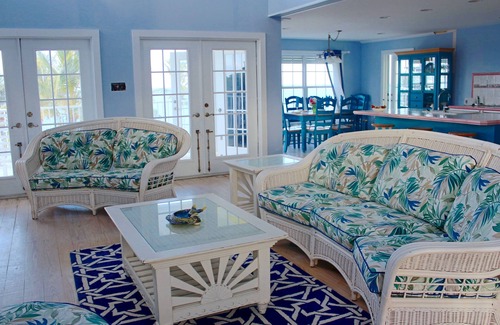 Colliers Bay Casa | Visita nuestra magnífico, blanca playa de arena privada! 3, 4 o 5 dormitorios!