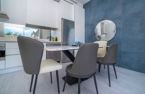 Seven Mile Beach Apartamento | Cayman Luxury Rentals at The Grove