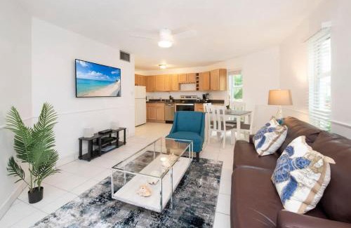 Seven Mile Beach Casa | Cayman Reef Resort #52