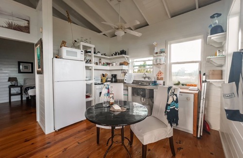 Governor's Harbour Casa | Cayo Loco 1 Bedroom Home