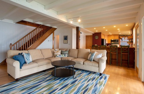 Romulus Cabaña | Cayuga Gray: Lakefront Home Near Cayuga Wineries!