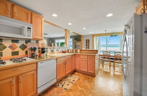Seneca Falls Casa | Cayuga Lake Cottage: "Lakeside Cottage - Close to Wineries!"