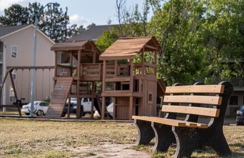 Westover Apartamento | CB 3516-206 Modern Fayetteville Charm