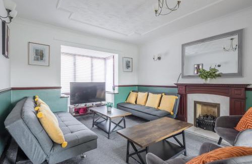 Peterborough Apartamento | CB Stays -Spacious 5 BR Family Retreat in Foxdale