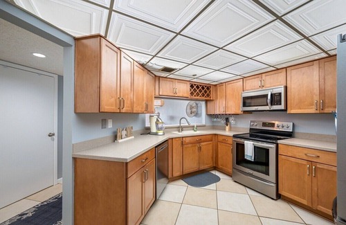 Sand Key Condominio | CBC 1-10B –Gulf Front Beauty with pool, hot tub, gym & pickleball!