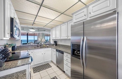 Sand Key Condominio | CBC 1-16C– Gulf front with pool, hot tub, gym & pickleball/tennis courts to enjoy!