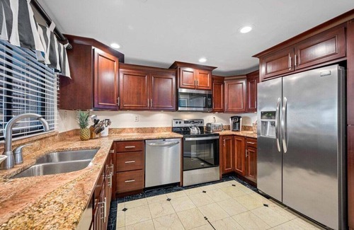 Sand Key Condominio | CBC 1-19F –Pool, Hot tub, Pickleball, Gym, Sauna are Open! Guests Welcome!