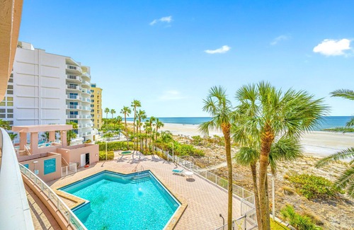 Sand Key Condominio | CBC 1-3E –Gulf & Intercoastal Views, pool, hot tub, gym, tennis, 4 Balconies!