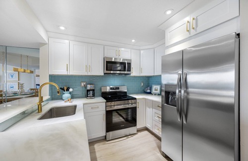 Sand Key Condominio | CBC 1-7C- Beautiful Gulf Front Condo with Pool, Hot Tub, Sauna, Tennis, and Gym!
