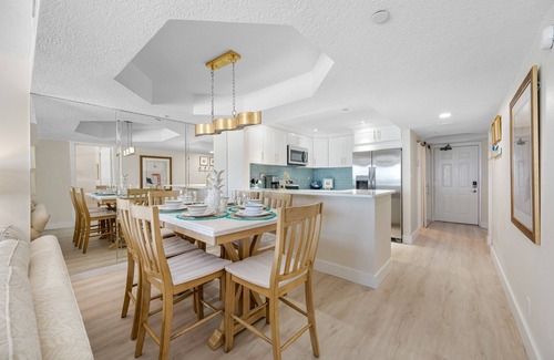 Sand Key Condominio | CBC 1-7C- Beautiful Gulf Front Condo with Pool, Hot Tub, Sauna, Tennis, and Gym!