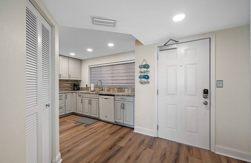 Sand Key Condominio | CBC 2-19F: Gulf Front Paradise Awaits!
