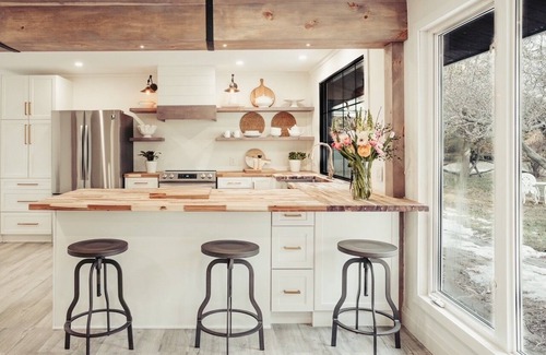 Picton Casa | CC’s Cottage: Indoor Pool and Close to Sandbanks
