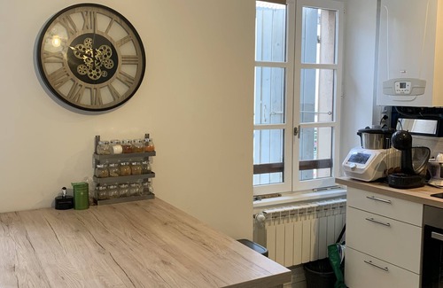 Tournon-sur-Rhone Apartamento | Ce Logement Familial est Proche de Toutes Commodités et Sites Touristiques
