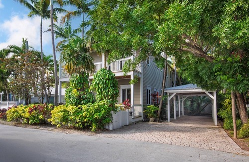 Old Town Villa | CEASAR'S PARADISE - A MODERN LUXURY RETREAT W/ 4+ Bedrooms/ 5.5 Baths