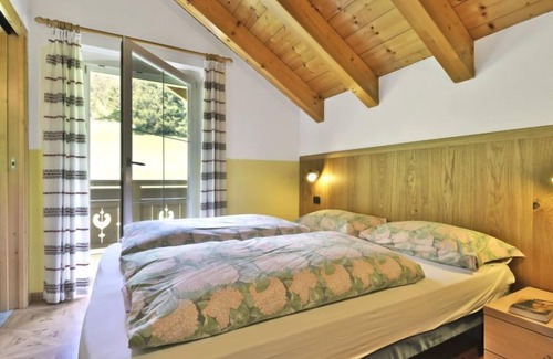 Fontanazzo Apartamento | Apartamento Cecilia en Campitello - 6 personas, 3 dormitorios