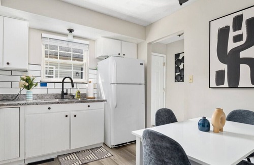 Heath Apartamento | Cedar and Oak - 2 BR, One Story Apartment, King Beds, Private Patio