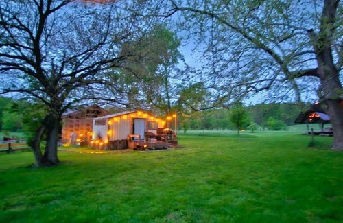 Hartsburg Casa | Cedar Bungalow - Peaceful & Relaxing Glamping Farm Getaway
