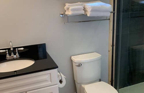 Ucluelet Cabina | Cedar Cabin - Brand new cabin on large property