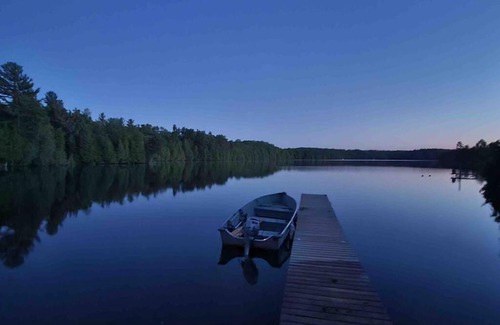 North Frontenac Casa | Cedar Cabin - North Frontenac Lodge