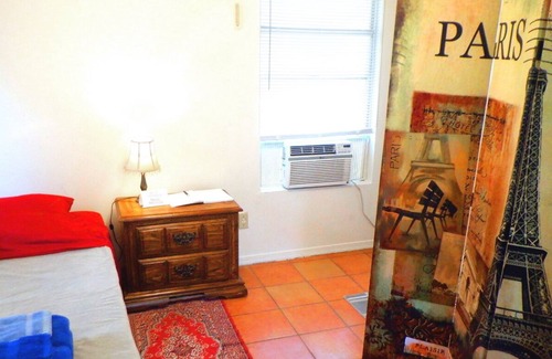 Forest Oaks Cabaña | Cedar Cottage, Cozy Getaway Only 10 Mins To Austin