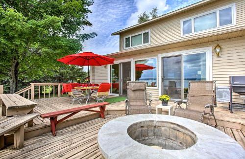 Cedar Casa | Cedar Cottage, Private Beach on Lake Leelanau