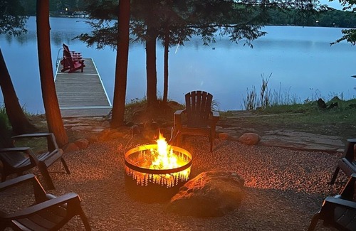 Muskoka Lakes Cabaña | Cedar Cove Cottage-Firepit, Dock, Kayak, Renovated