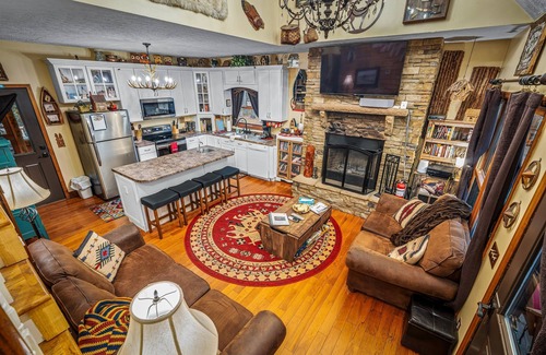 Mentone Cabina | Cedar Cove-fishing, hot tub, fire pit & playhouse