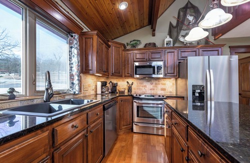 Branson Casa | Cedar Cove -Private Lake Front + Hot Tub -5 min to Branson Strip -Dogs ok w/fee!