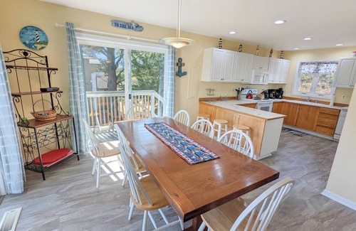 Deep Hole Casa | Cedar Cove - Waterfront home w/ Fire pit!